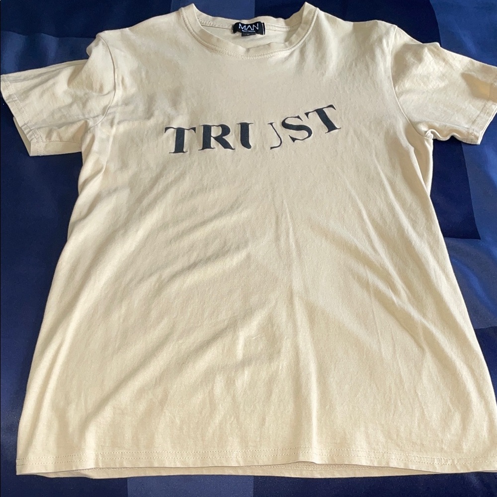 BoohooMAN Beige T-Shirt
